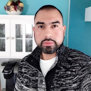 Meet your Posher, Efrain